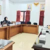 Anggota Komisi IV DPRD Kabupaten Cirebon bersama Disnakertranst melakukan rapat kerja