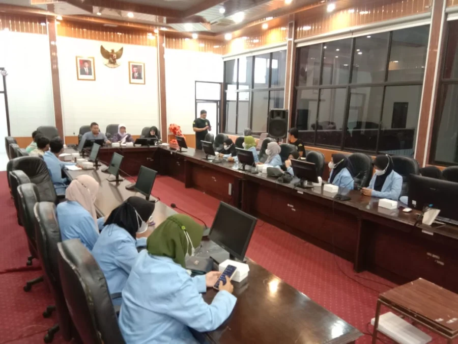 DITERIMA. Audiensi Mahasiswa STIS Husnul Khotimah bersama Bapemperda DPRD Kabupaten Cirebon.