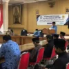 DILEPAS. Bupati hadir dalam pembukaan pelaksanaan KKM STAIMA di aula Nyi Mas Gandasari, Gedung Setda Kabupaten Cirebon.