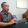TEGAS. Dirut Perumdam TDA Indramayu, Ady Setiawan menyampaikan hasil assesmen audit SDM bersama Undip Semarang. Hasilnya, ditemukan 16 pegawai honorer yang memperoleh catatan khusus.