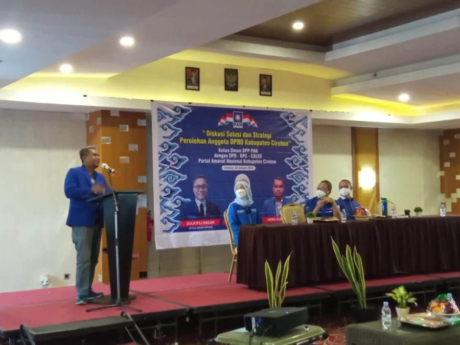 BERSIAP. Ketua DPD PAN Kabupaten Cirebon, Heru Subagia menyatakan siap menempatkan 5 sampai 6 perwakilan PAN duduk di legislatif di 2024 mendatang.