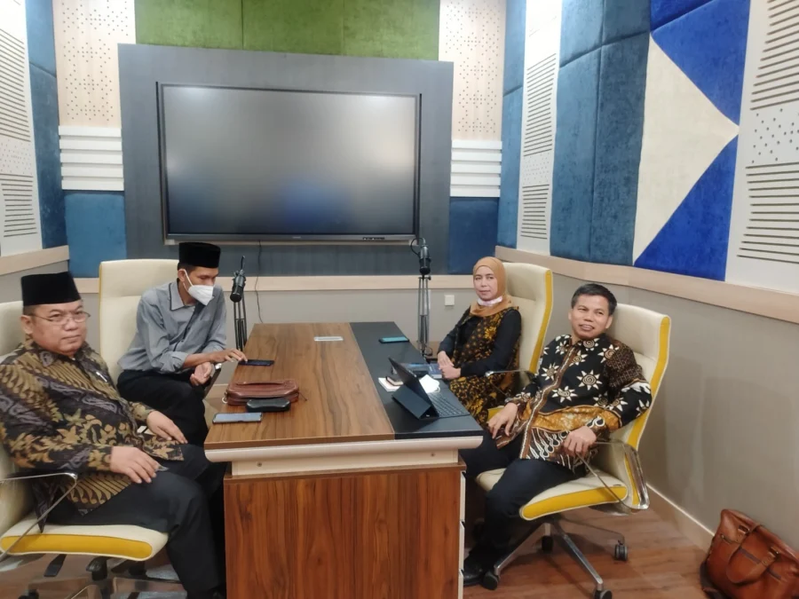 PEMBAHASAN. Direktur GTK Madrasah Ditjen Pendis Kemenag, Dr Muhammad Zain SAg MAg memberi kuliah umum peserta PJJ PAI IAIN Cirebon, Jumat (4/2).