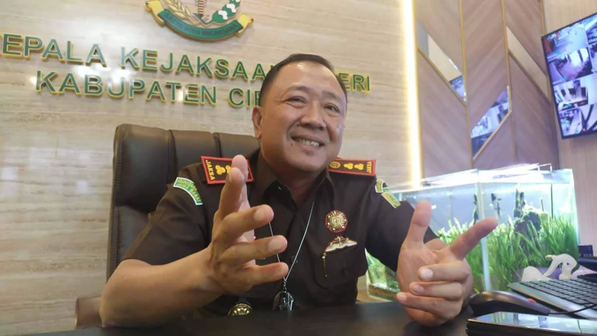 TERUS BERGERAK. Kepala Kejaksaan Negeri (Kajari) Sumber Kabupaten Cirebon, Hutamrin mengaku pihaknya terus mengumpulkan keterangan dan bukti dugaan penggelapan pajak DD.