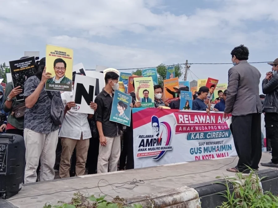 DUKUNGAN. Pengusaha muda yang tergabung dalam jejaring AMPM Kabupaten Cirebon mendeklarasikan, agar Gus AMI maju sebagai calon presiden pada pemilihan presiden 2024 nanti.