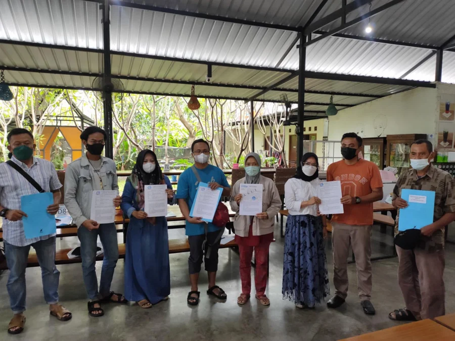 MAFIA TANAH. Para korban pembeli tanah kavling dari PT ACN di Luwungsatu pada tahun 2020, sampai saat ini tidak kunjung menerima AJB yang dijanjikan.