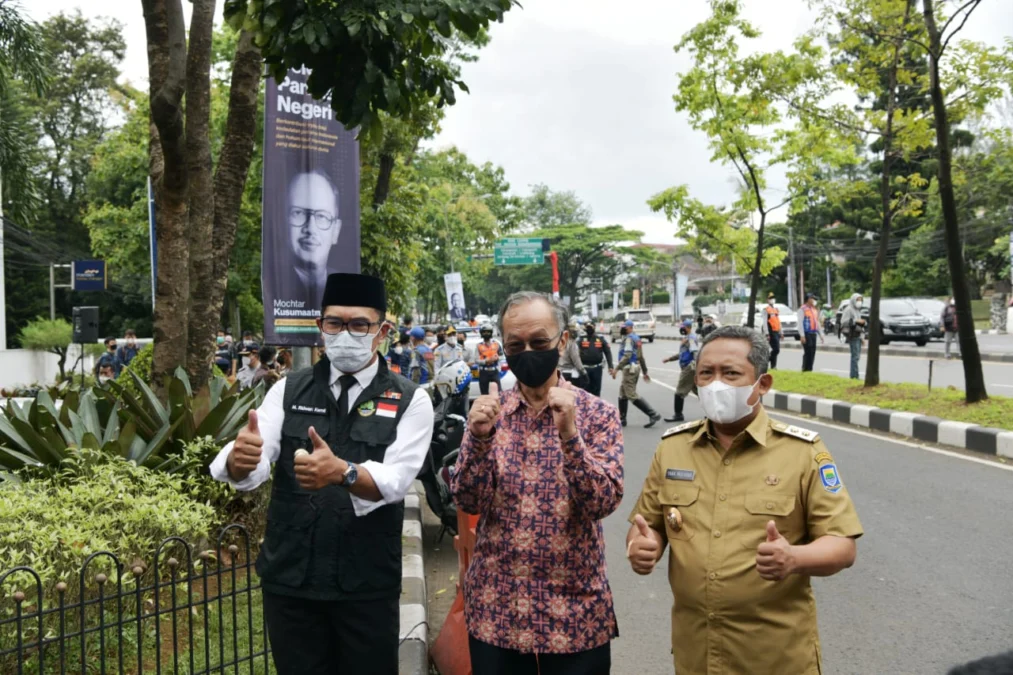 Gubernur Jawa Barat M Ridwan Kamil meresmikan jalan layang Prof Dr. Mochtar Kusumaatmadja di Kota Bandung, selasa (1/3/2022). (Rizal FS/Biro Adpim Jabar).