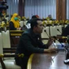 DIPERTANYAKAN. Anggota DPRD Kabupaten Cirebon, Yoga Setiawan sebut Perda PBG masih berbelit dan tidak sesuai harapan awal.