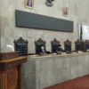 DISAMPAIKAN. Wakil Ketua DPRD, Teguh R Merdeka saat menyampaikan rekomendasi atas LKPJ bupati Tahun Anggaran 2021.