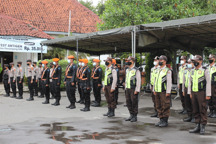 Daop 3 Cirebon Tambah Personil, Larang Ngabuburit di Jalur KA, Â 