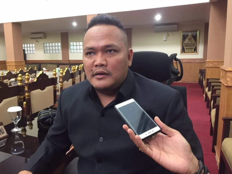 R CAKRA SUSENO SH, Anggota Komisi II DPRD Kabupaten Cirebon