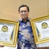 Legislator Demokrat Jabar VIII, Dr Ir H Herman Khaeron raih penghargaan Top Legislator Award 2023 dari SuaraPemerintah.ID dan TRAS n CO Indonesia.
