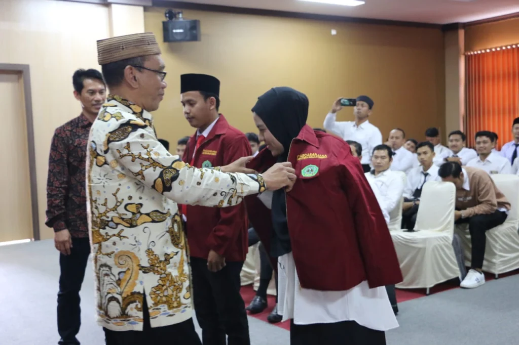 ORIENTASI. Pascasarjana IAIN Cirebon melaksanakan orientasi bagi mahasiswa baru. FOTO : SUWANDI/RAKYAT CIREBON