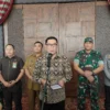 PAMIT. Gubernur Jabar, HM Ridwan Kamil pamit undur diri di depan masyarakat Kota Cirebon. Dia menyampaikan itu saat berkunjung dan memberikan pesan kepada masyarakat Kota Cirebon dalam menyikapi tahun politik.