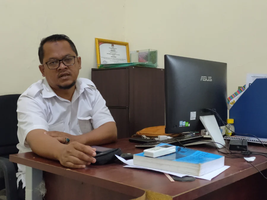 Ketua Bawaslu Kota Cirebon, M Joharudin menjelaskan tingkat kerawanan pelanggaran pemilu dengan lima dapil yang ditetapkan. 
