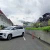 TEST DRIVE. Sesi pertama test drive, Hyundai Stargazer digas keliling Kota Cirebon. Berkunjung ke tempat-tempat ikonik khas kota wali, Selasa (28/2). FOTO : SUWANDI/RAKYAT CIREBON