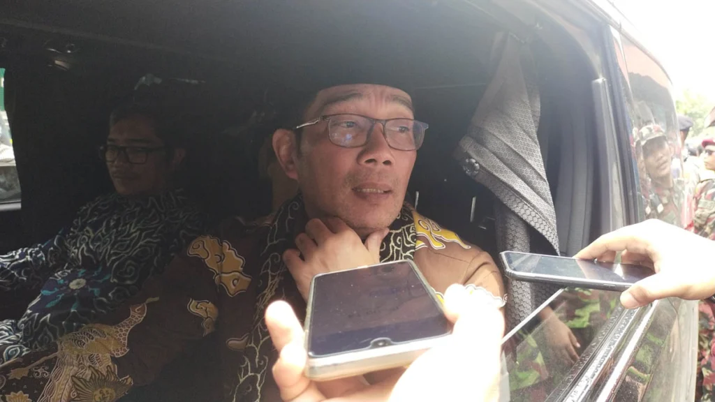 VIRAL. Cirebon viral di Twitter gara-gara Ridwan Kamil menanggapi komentar 'Maneh' dari seorang guru kepadanya. Foto: Zezen Zainudin Ali/Rakyat Cirebon