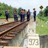 PEMETAAN. Hasil pemetaan, ada 14 titik pantau khusus jalur rawan kereta api, di sepanjang jalur wilayah Daop 3 Cirebon, disiapkan antisipasi khusus dengan menempatkan AMUS. FOTO: ASEP SAEPUL MIELAH/RAKCER.ID