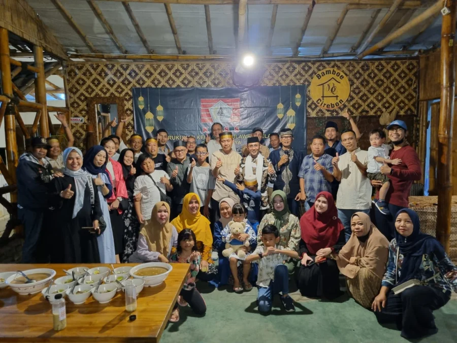 BUKBER. Para warga Bugis Makassar di Cirebon Raya, menghimpun diri dalam organisasi KKSS dan menggelar buka bersama. FOTO: ASEP SAEPUL MIELAH/RAKCER.ID