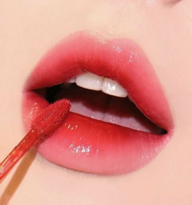 5 Inspirasi Tutorial Lipstik Ombre Kulit Sawo Matang Dijamin Bikin Flawless
