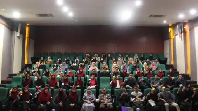 SEMINAR. HIMABSA FUA IAIN Cirebon mengadakan Seminar Umum Kepenulisan yang bertempat di Auditorium Fakultas Dakwah dan Komunikasi Islam (FDKI) IAIN Syekh Nurjati Cirebon, Jumat (19/05/2023). FOTO : SUWANDI/RAKCER.ID