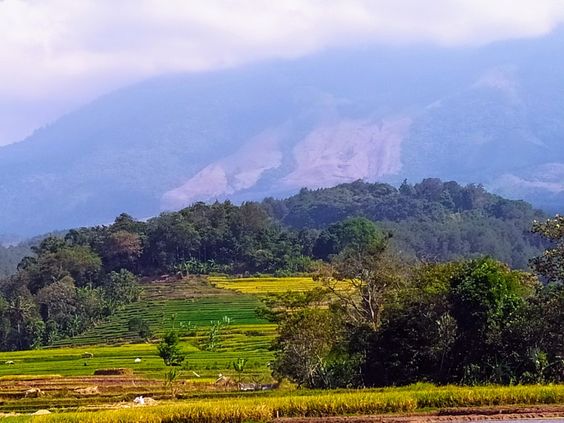Berikut Ini 8 Kota Wisata Populer Yang Berada di Jawa Barat Yang Wajib Anda Kunjungi!