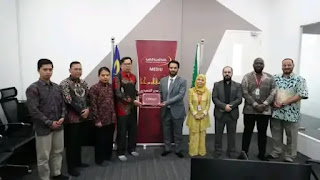 KERJA SAMA. Jurusan BSA IAIN Cirebon menindaklanjuti kesepakatan kerja sama dengan MEDIU Malaysia terkait program kampus siber. FOTO : SUWANDI/RAKYAT CIREBON