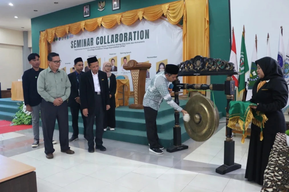 PROGRAM. Rektor IAIN Cirebon, Prof Dr H Aan Jaelani MAg menegaskan implementasi Tri Dharma Perguruan Tinggi IAIN Cirebon mulai difokuskan pada tindak lanjut kerja sama lintas perguruan tinggi dan lembaga. FOTO: SUWANDI/RAKCER.ID