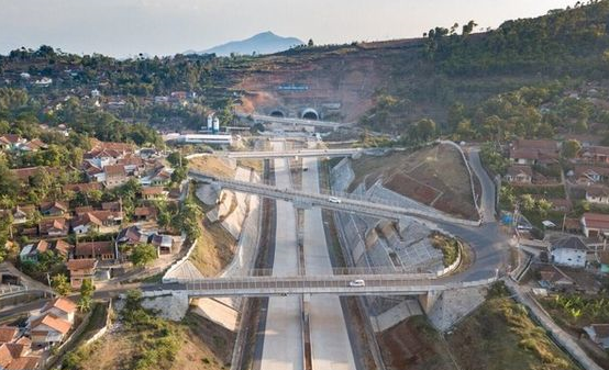 Keren Banget ! Rute Tol Cisumdawu Dukung Pengembangan Kawasan Segitiga Emas