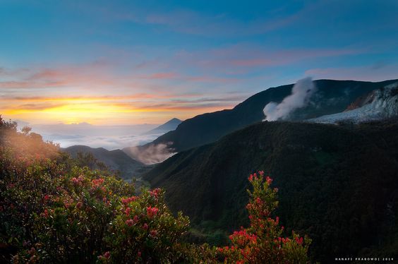 Keren Banget ! Intip Keindahan Gunung Papandayan Jadi Objek Wisata Nomor 2 Nasional
