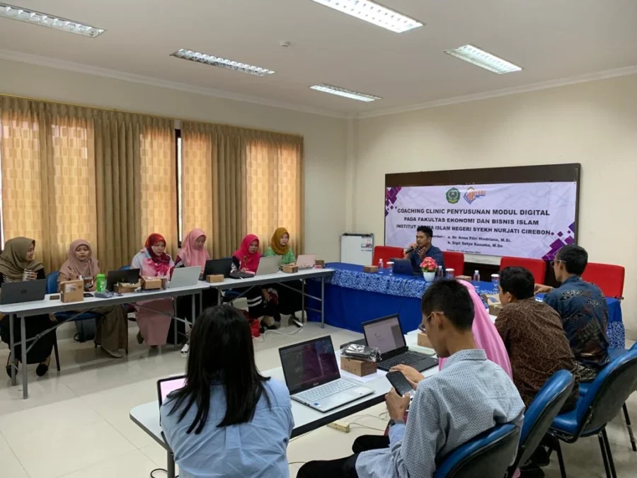 DOSEN. Fakultas Ekonomi dan Bisnis Islam (FEBI) IAIN Syekh Nurjati Cirebon menyelenggarakan Coaching Clinic Modul Digital bagi dosen selama dua hari yakni hari Senin dan Selasa (21-22/8/2023) di Ruang Munaqosah FEBI Lantai 2. FOTO : IST/RAKCER.ID