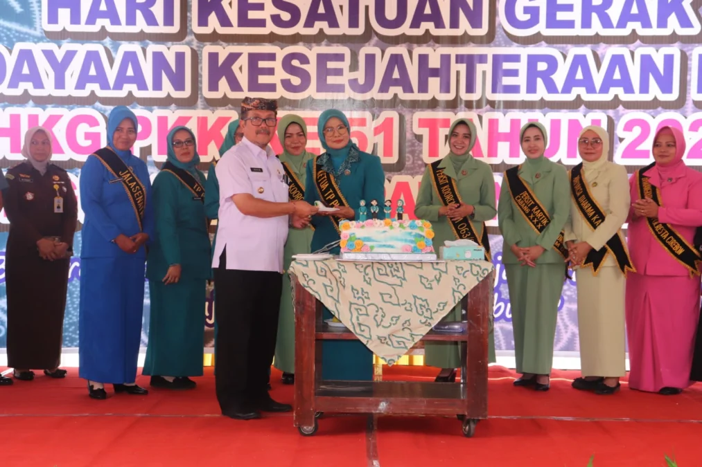 Bupati Imron hadiri HKG PKK Kabupaten Cirebon