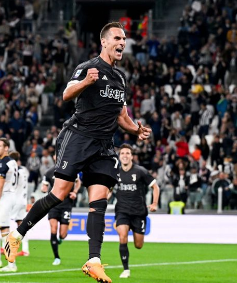 Hasil Pekan 6 Seri A Italia Juventus vs Lecce : Gol Tunggal Arkadiusz Milik Membawa Juventus Meraih 3 Poin