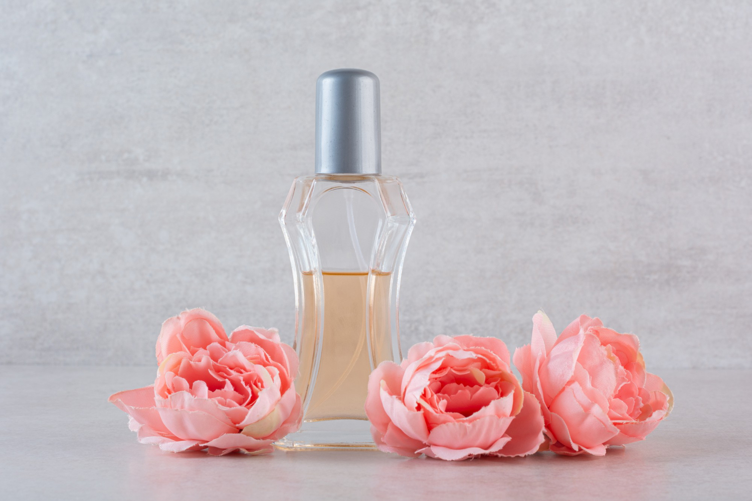 8 Rekomendasi Parfum Wangi Bunga – Rakcer.ID