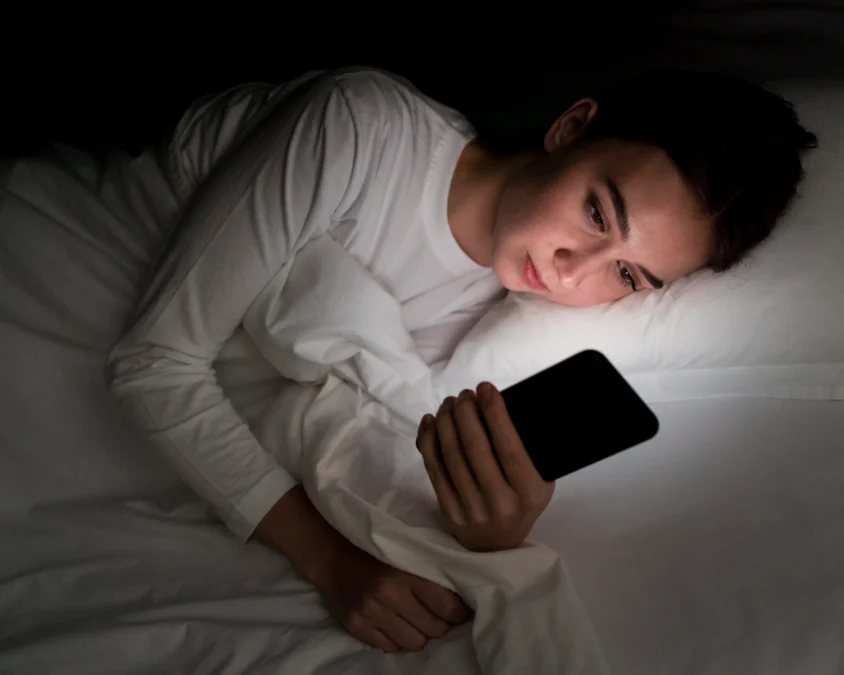 peran teknologi dalam kebiasaan tidur