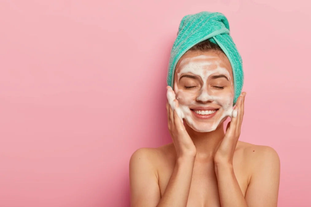 tips menggunakan facial wash dengan benar