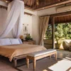 Ide Dekorasi Tempat Tidur Bergaya Villa Bali yang Damai dan Nyaman