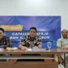 Kepala BNN Kota Cirebon, AKBP Tunggul Sinatrio bersama jajarannya saat menyampaikan capaian upaya P4GN yang dilakukan selama tahun 2023. FOTO: ASEP SAEPUL MIELAH/ RAKCER.ID