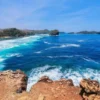Rekomendasi Destinasi Tempat Wisata Pantai di Blitar yang Eksotis Bak Raja Ampat