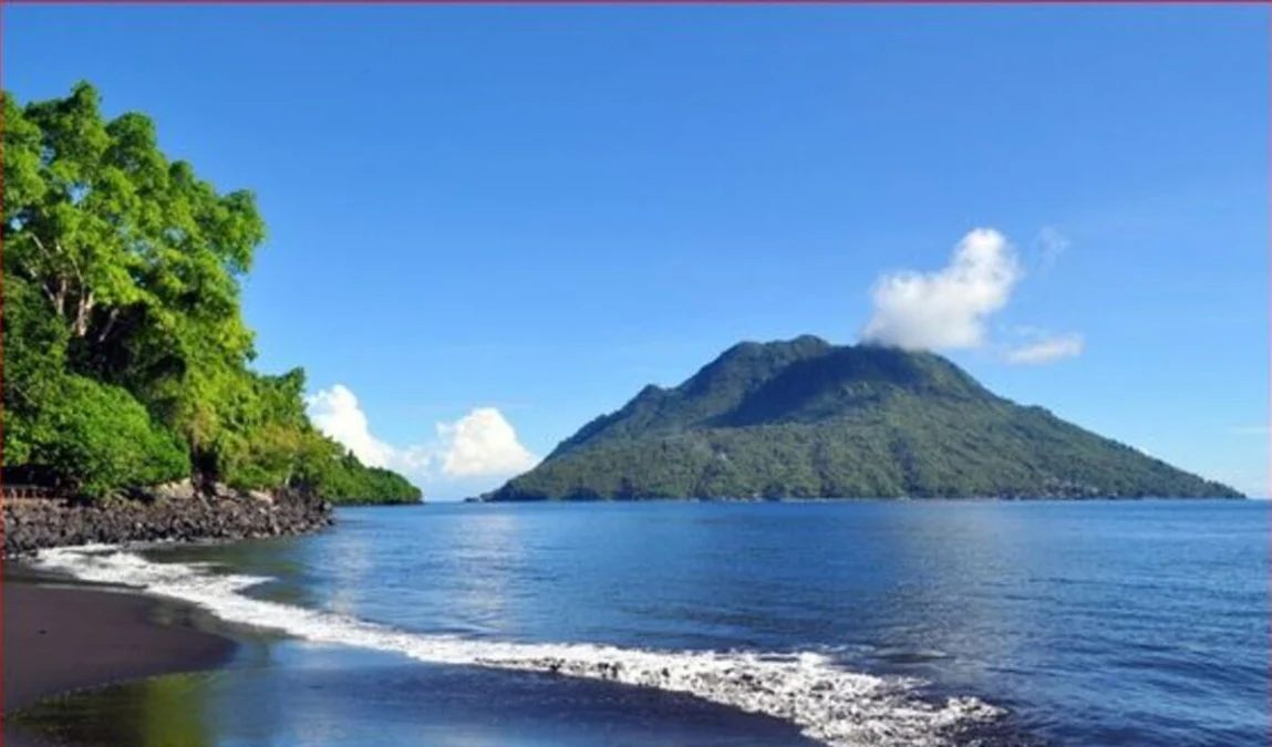 Menyusuri Keindahan Tempat Wisata Pantai di Ternate yang Ramai di Kunjungi oleh Wisatawan
