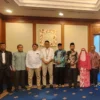 LAWATAN. Pengurus Masyarakat Ekonomi Syariah (MES) Cirebon Raya melakukan lawatan ke Kantor Perwakilan Bank In