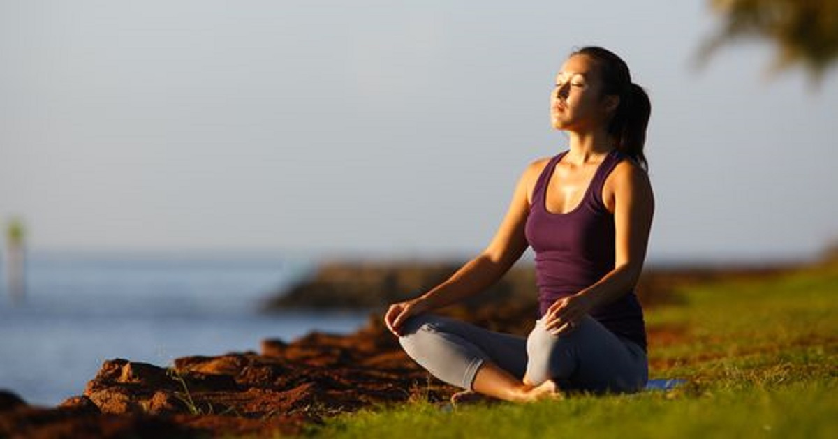 Menjelajahi Kedamaian Melalui Gerakan Yoga dan Meditasi