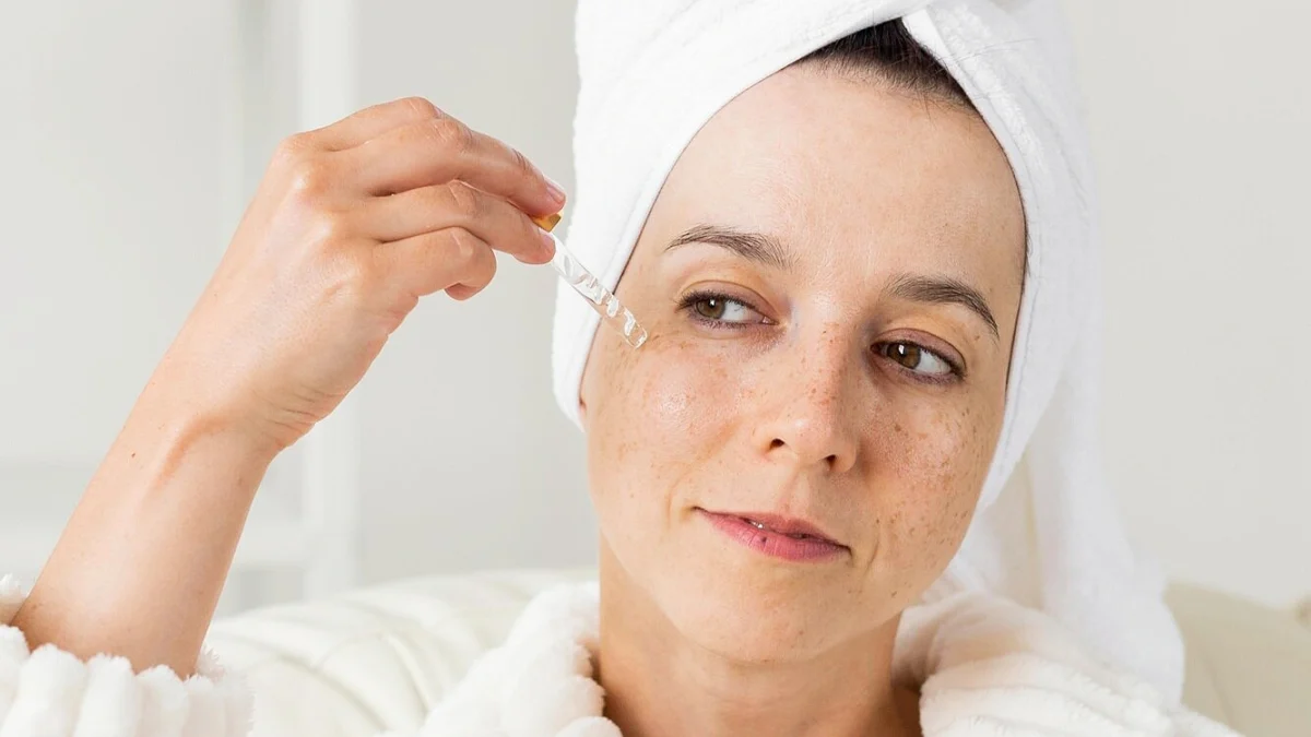 perawatan wajah alami untuk usia 50-an