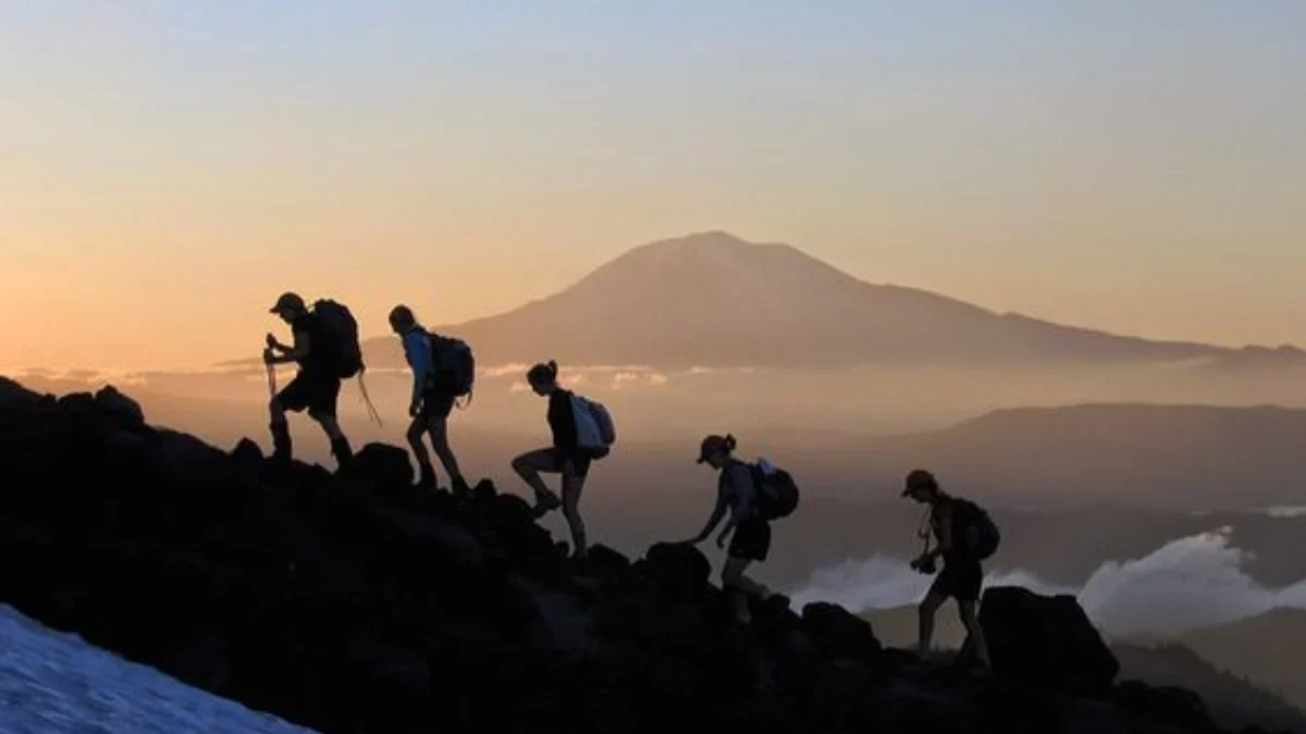 Pendaki Asal Bandung Meninggal di Gunung Ciremai, Lokasinya Dekat Goa Walet Gunung Ciremai Loh!
