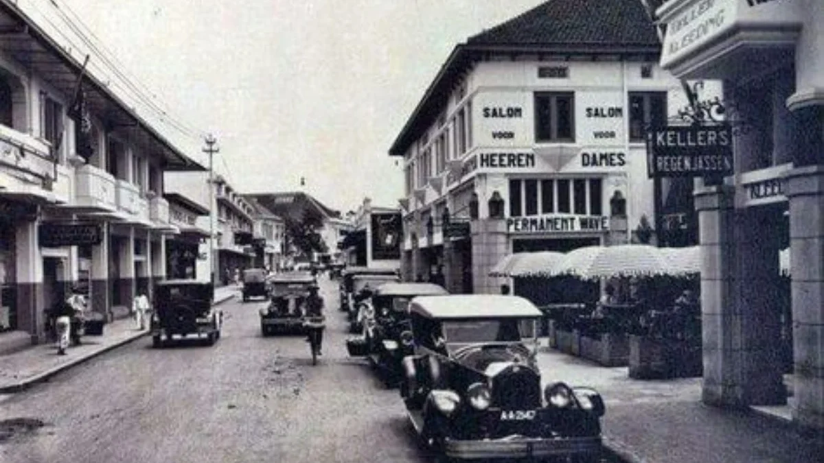 Jejak Sejarah Jalan Braga Bandung, Dulu Dikenal Jalur Angkut Hasil Perkebunan Kini Destinasi Wisata Populer!