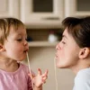 10 Kesalahan Orang Tua saat Memberi Makan Anak, Bisa Bikin Si Anak Sakit 