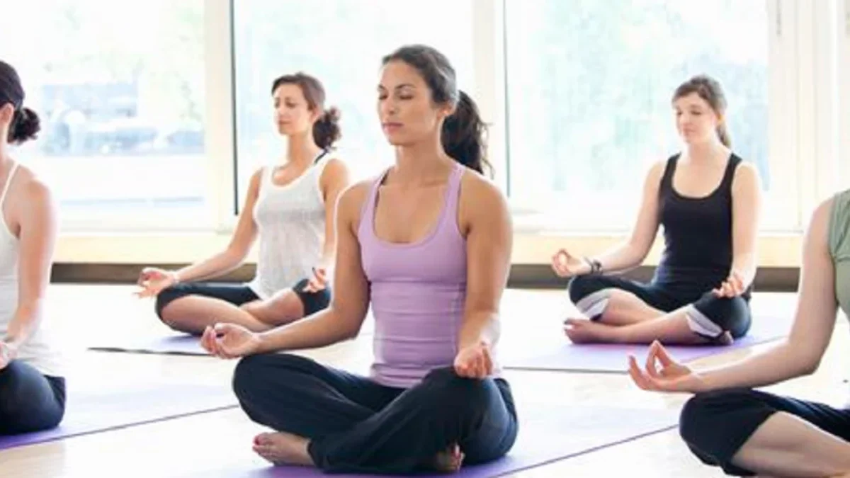 Mau Awet Muda dan Kulit Glowing? Coba 10 Manfaat Yoga untuk Kecantikan